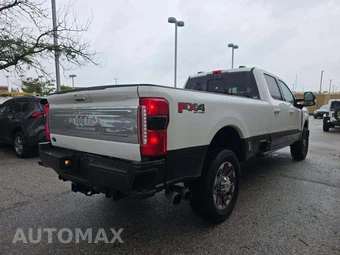 2025 Ford Super Duty F-350 King Ranch Crew Cab Long Bed - miniatura 3