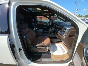 2025 Ford Super Duty F-350 King Ranch Crew Cab Long Bed DRW - miniatura 18