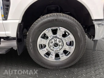 2025 Ford Super Duty F-350 King Ranch Crew Cab Medium Bed - miniatura 15