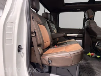 2025 Ford Super Duty F-350 King Ranch Crew Cab Medium Bed - miniatura 19