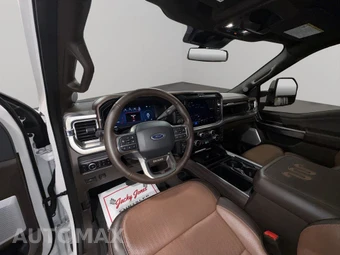 2025 Ford Super Duty F-350 King Ranch Crew Cab Medium Bed - miniatura 6