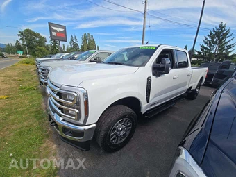 2025 Ford Super Duty F-350 LARIAT Crew Cab Long Bed