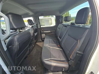 2025 Ford Super Duty F-350 LARIAT Crew Cab Long Bed - miniatura 13