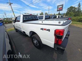 2025 Ford Super Duty F-350 LARIAT Crew Cab Long Bed - miniatura 2