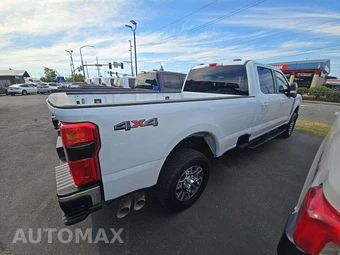 2025 Ford Super Duty F-350 LARIAT Crew Cab Long Bed - miniatura 3