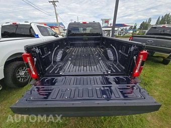 2025 Ford Super Duty F-350 LARIAT Crew Cab Long Bed - miniatura 14