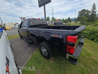2025 Ford Super Duty F-350 LARIAT Crew Cab Long Bed - miniatura 2