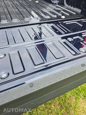 2025 Ford Super Duty F-350 LARIAT Crew Cab Long Bed - miniatura 21