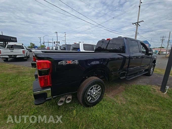 2025 Ford Super Duty F-350 LARIAT Crew Cab Long Bed - miniatura 3