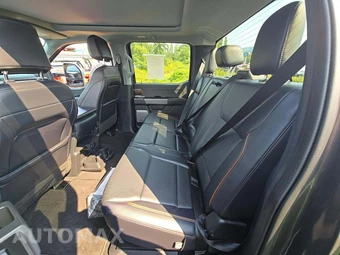 2025 Ford Super Duty F-350 LARIAT Crew Cab Long Bed - miniatura 13