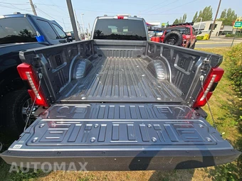 2025 Ford Super Duty F-350 LARIAT Crew Cab Long Bed - miniatura 14