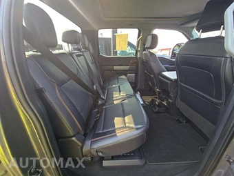 2025 Ford Super Duty F-350 LARIAT Crew Cab Long Bed - miniatura 16