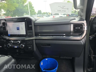 2025 Ford Super Duty F-350 LARIAT Crew Cab Long Bed - miniatura 16
