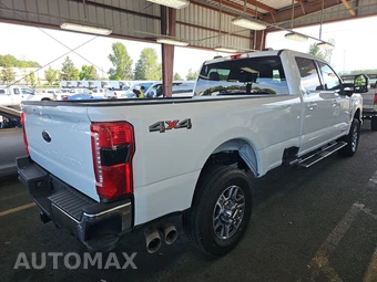 2025 Ford Super Duty F-350 LARIAT Crew Cab Long Bed - miniatura 4