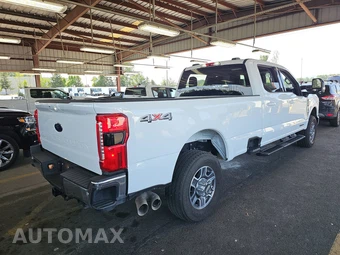 2025 Ford Super Duty F-350 LARIAT Crew Cab Long Bed - miniatura 4