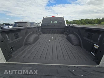 2025 Ford Super Duty F-350 Lariat Crew Cab Long Bed DRW - miniatura 16