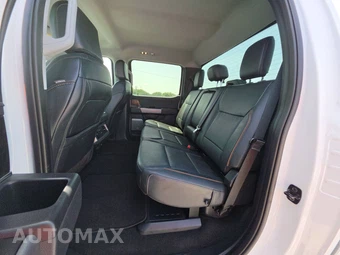 2025 Ford Super Duty F-350 Lariat Crew Cab Long Bed DRW - miniatura 13