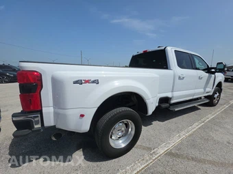 2025 Ford Super Duty F-350 Lariat Crew Cab Long Bed DRW - miniatura 4