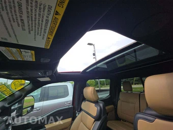 2025 Ford Super Duty F-350 Lariat Crew Cab Medium Bed - miniatura 11