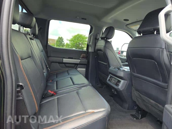 2025 Ford Super Duty F-350 LARIAT Crew Cab Medium Bed - miniatura 16