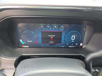 2025 Ford Super Duty F-350 LARIAT Crew Cab Medium Bed - miniatura 9