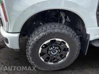 2025 Ford Super Duty F-350 Lariat Crew Cab Medium Bed - miniatura 15