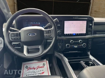 2025 Ford Super Duty F-350 Lariat Crew Cab Medium Bed - miniatura 20