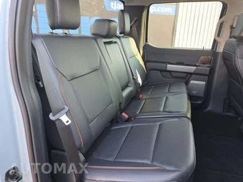 2025 Ford Super Duty F-350 Lariat Crew Cab Medium Bed - miniatura 13