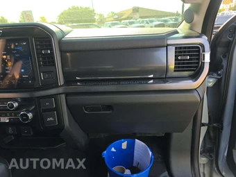 2025 Ford Super Duty F-350 Lariat Crew Cab Medium Bed - miniatura 16