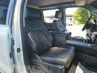 2025 Ford Super Duty F-350 Lariat Crew Cab Medium Bed - miniatura 18