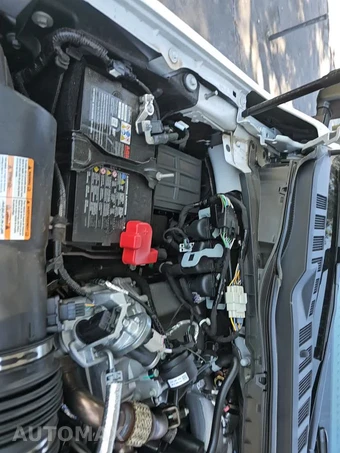 2025 Ford Super Duty F-350 Lariat Crew Cab Medium Bed - miniatura 21