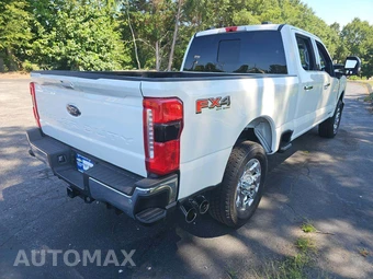 2025 Ford Super Duty F-350 Lariat Crew Cab Medium Bed - miniatura 3