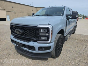 2025 Ford Super Duty F-350 LARIAT Crew Cab Medium Bed