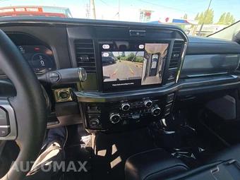 2025 Ford Super Duty F-350 LARIAT Crew Cab Medium Bed - miniatura 10