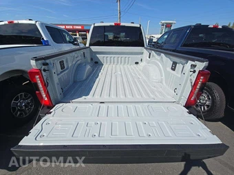 2025 Ford Super Duty F-350 LARIAT Crew Cab Medium Bed - miniatura 14