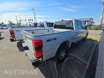 2025 Ford Super Duty F-350 LARIAT Crew Cab Medium Bed - miniatura 3