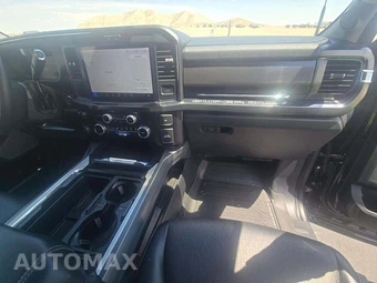 2025 Ford Super Duty F-350 LARIAT Crew Cab Medium Bed - miniatura 19