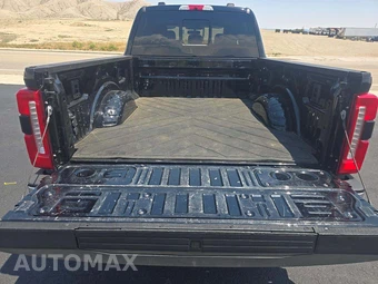 2025 Ford Super Duty F-350 LARIAT Crew Cab Medium Bed - miniatura 21