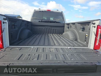 2025 Ford Super Duty F-350 Lariat Crew Cab Medium Bed - miniatura 16