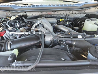 2025 Ford Super Duty F-350 Lariat Crew Cab Medium Bed - miniatura 15