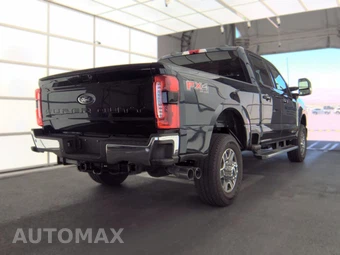 2025 Ford Super Duty F-350 Lariat Crew Cab Medium Bed - miniatura 4