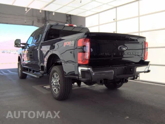 2025 Ford Super Duty F-350 Lariat Crew Cab Medium Bed - miniatura 6