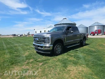 2025 Ford Super Duty F-350 LARIAT Crew Cab Medium Bed