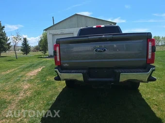 2025 Ford Super Duty F-350 LARIAT Crew Cab Medium Bed - miniatura 4