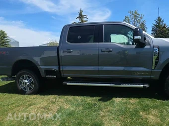 2025 Ford Super Duty F-350 LARIAT Crew Cab Medium Bed - miniatura 5