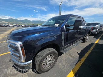 2025 Ford Super Duty F-350 LARIAT Crew Cab Medium Bed