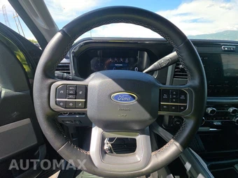 2025 Ford Super Duty F-350 LARIAT Crew Cab Medium Bed - miniatura 10