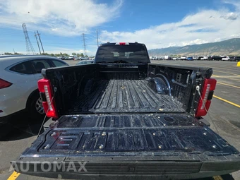 2025 Ford Super Duty F-350 LARIAT Crew Cab Medium Bed - miniatura 16