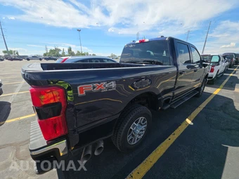 2025 Ford Super Duty F-350 LARIAT Crew Cab Medium Bed - miniatura 4