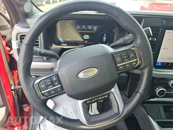 2025 Ford Super Duty F-350 Platinum Crew Cab Long Bed DRW - miniatura 10